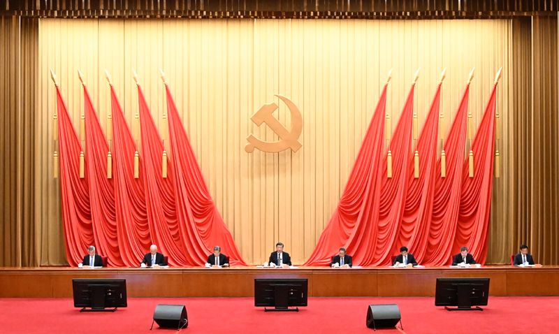 学习贯彻习近平新时代中国特色社会主义思想主题教育工作会议在京召开  习近平发表重要讲话